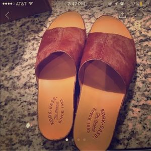 Kork-ease Cognac cow hair sandals/slides